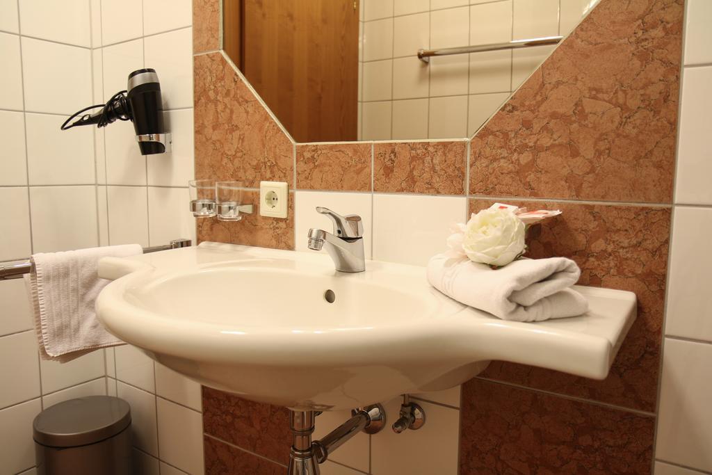 Hotel Gasthof Neuner Имст Экстерьер фото
